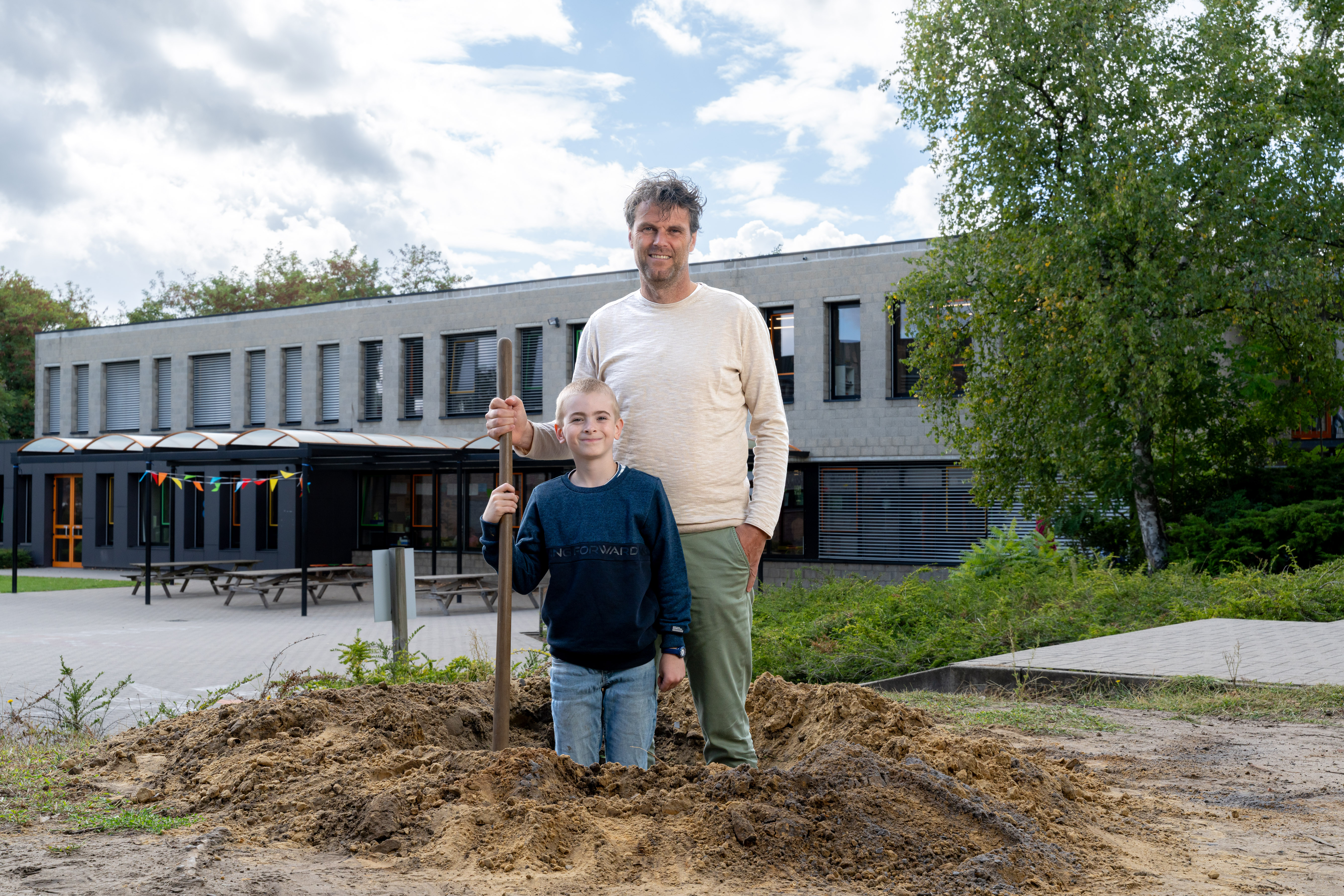 Met beide voeten in de grond