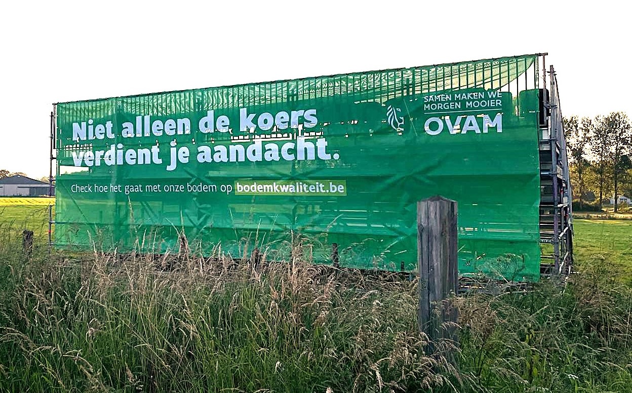Tribunestunt BK wielrennen vraagt aandacht voor bodem in Vlaanderen en bodemkwaliteit.be